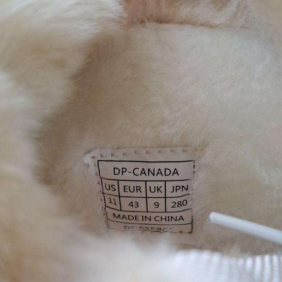 Dream Pairs Women's Winter Boots with Faux Fur in Tan and Black - Picture 14 of 16